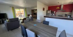 A vendre belle maison F4 avec deux varangues et piscine sans vis à vis, Etang Sale