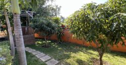 A vendre belle maison F4 avec deux varangues et piscine sans vis à vis, Etang Sale