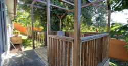 A vendre belle maison F4 avec deux varangues et piscine sans vis à vis, Etang Sale