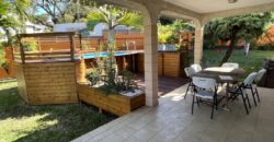A vendre belle maison F4 avec deux varangues et piscine sans vis à vis, Etang Sale