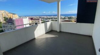 Belle appartement T3 à Montgaillard avec belle terrasse et vue mer à Saint Denis